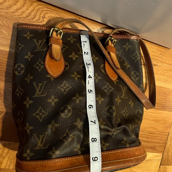 Authentic Vintage Louis Vuitton Petit Bucket Bag - Picture 14 of 17